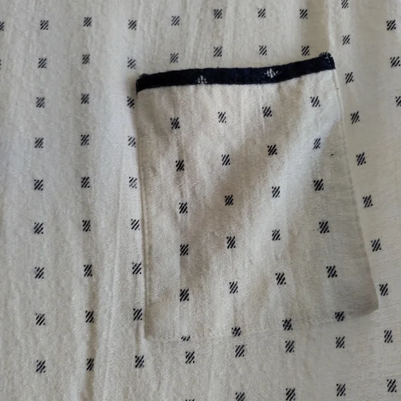 ✨ 5/$15 Vintage Blouse - Picture 3 of 4